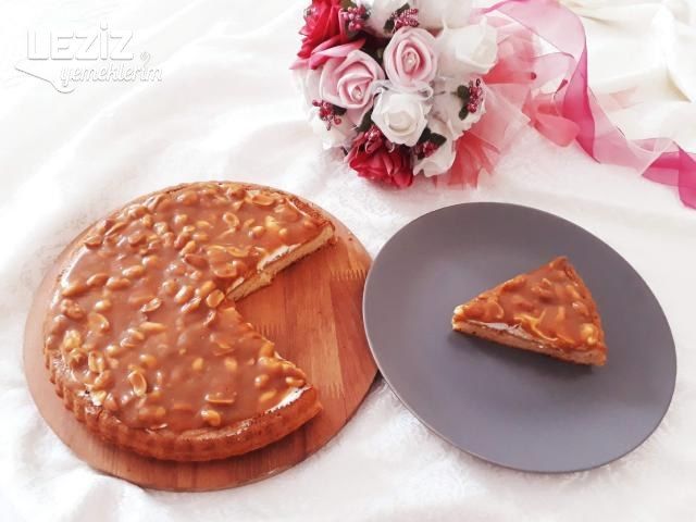 Yer Fıstıklı Karamelli Pasta