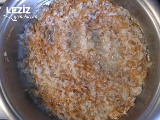 Tereyağlı Tel Şehriyeli Pirinç Pilavı Tarifi
