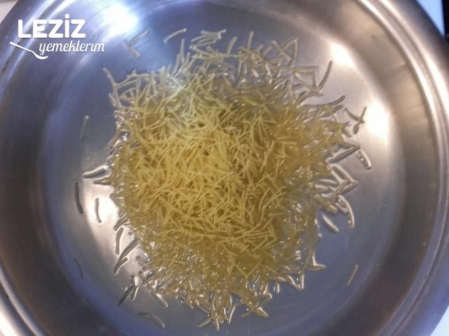 Tereyağlı Tel Şehriyeli Pirinç Pilavı Tarifi