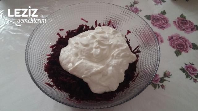 Yoğurtlu Nefis Kırmızı Pancar Salatası
