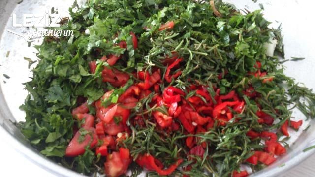 Kırmızı Biberli Kekik Salatası