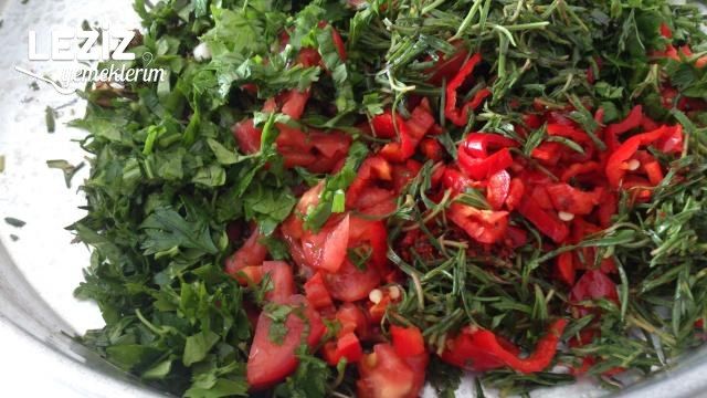 Kırmızı Biberli Kekik Salatası