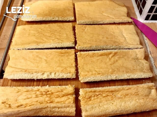 Porsiyonluk Rulo Pasta (Cevizli Ve Çikolata Soslu)