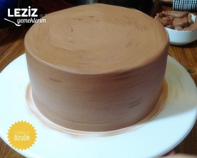 Çikolatalı Pasta (Yedikçe Yedirten)