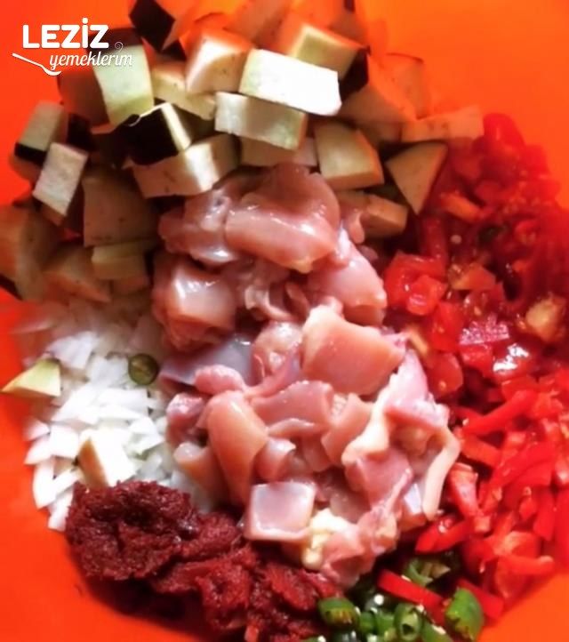 Patlıcanlı Tavuk (Pişirme Poşetinde)