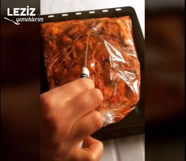 Patlıcanlı Tavuk (Pişirme Poşetinde)