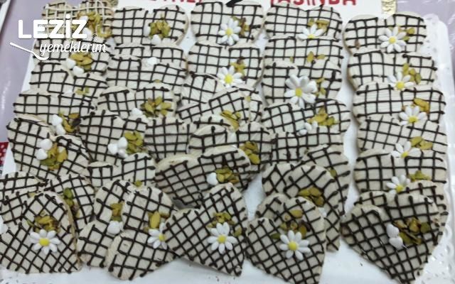 Çikolatalı Kalp Kurabiyeler