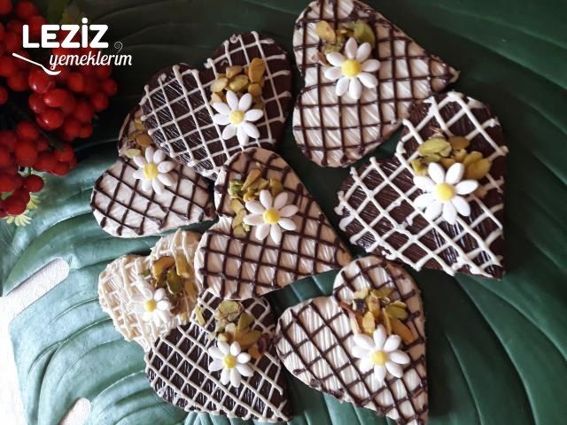 Çikolatalı Kalp Kurabiyeler