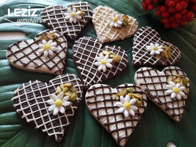 Çikolatalı Kalp Kurabiyeler