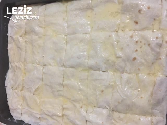 Müthiş Peynirli Tepsi Böreği