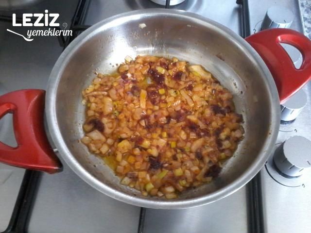 Muhteşem Zeytinli Yumurta