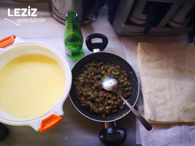 Sodalı Kıymalı Börek