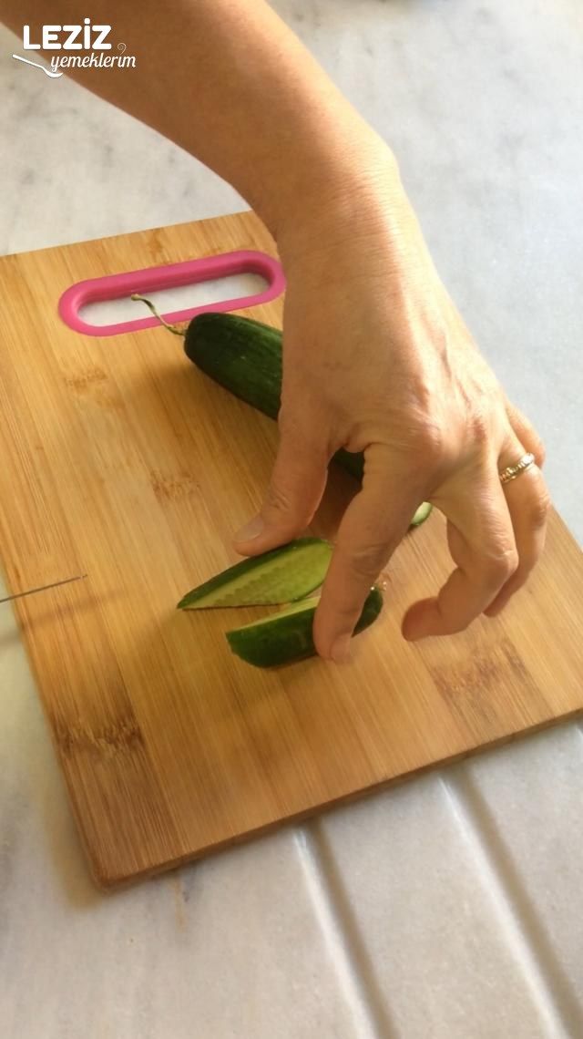 Salatalıktan Kalp Yapımı