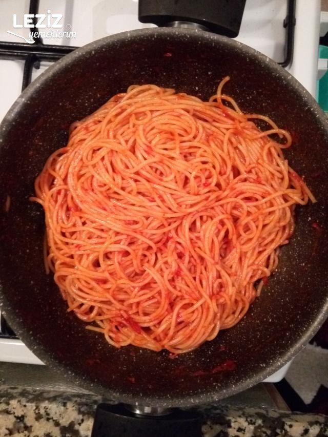 Çok Pratik Soslu Spagetti