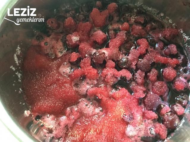 Vişne Reçeli Tarifi