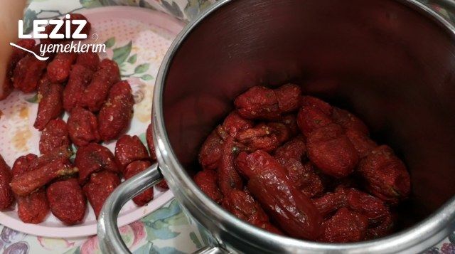 Etli Kuru Biber Dolması