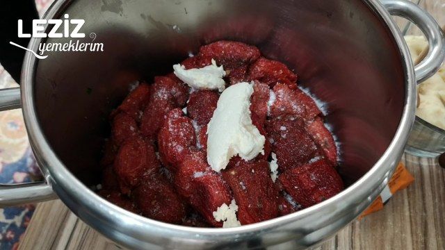 Etli Kuru Biber Dolması