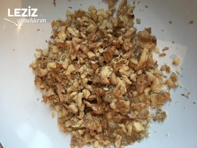 Cevizli Biber Yoğurtlaması