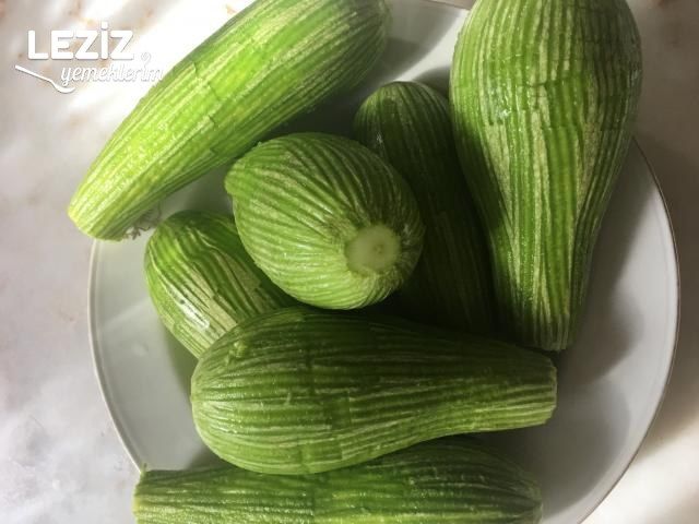 Bol Yeşillikli Katıklı Dolma