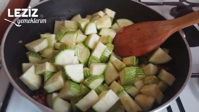 Enfes Kıymalı Kabak Yemeği