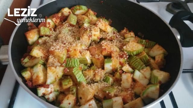 Enfes Kıymalı Kabak Yemeği