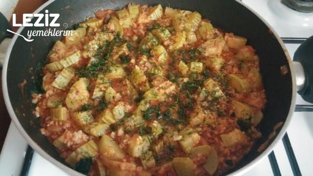 Enfes Kıymalı Kabak Yemeği