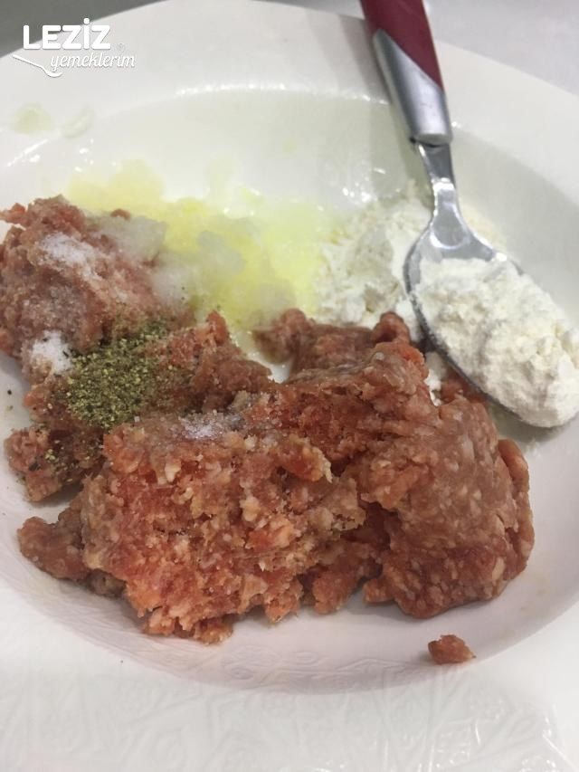 Meyaneli Köfteli Çorba