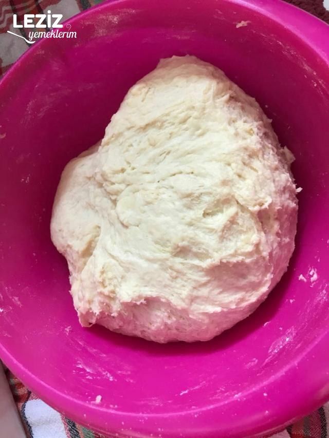 Bol Malzemeli Pizza Leziz Yemeklerim