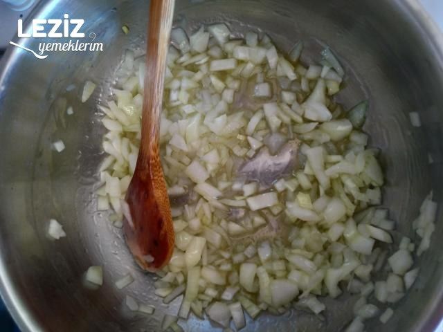 Erişteli Yeşil Mercimek Çorbası