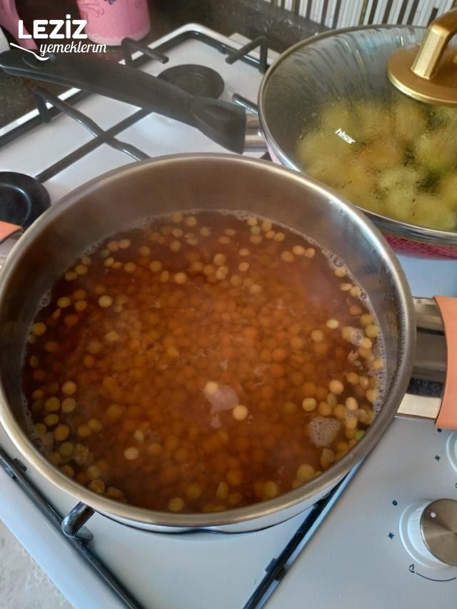 Erişteli Yeşil Mercimek Çorbası