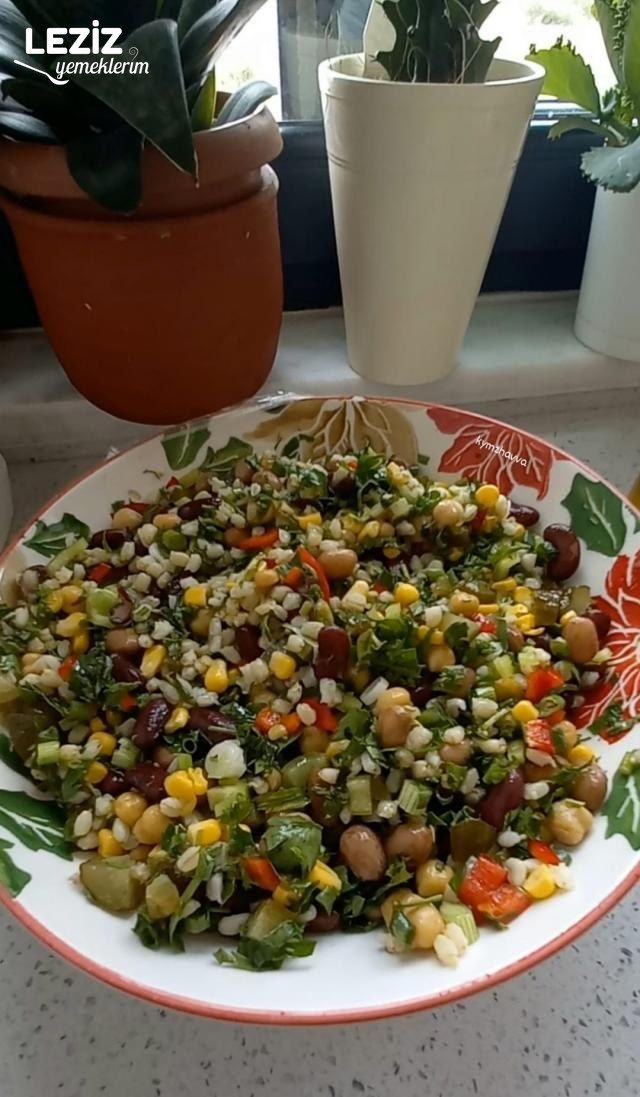 Bakliyat Salatası