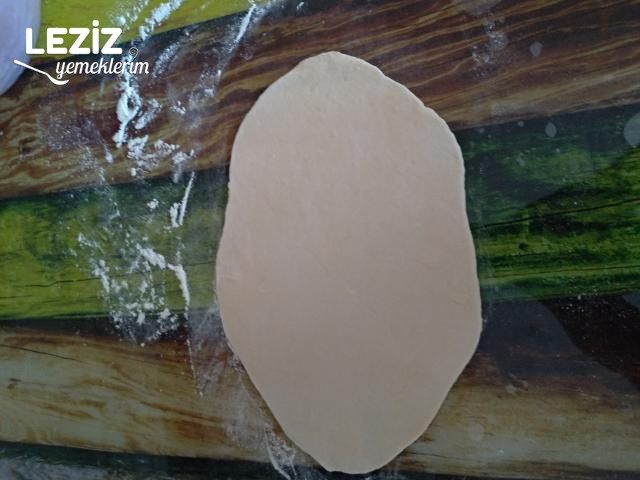 Ev Yapımı Kuşbaşılı Kaşarlı Pide