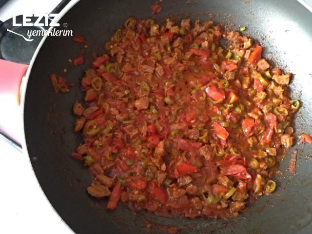 Ev Yapımı Kuşbaşılı Kaşarlı Pide