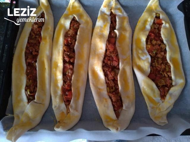 Ev Yapımı Kuşbaşılı Kaşarlı Pide