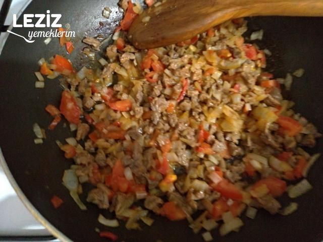 Ev Yapımı Kuşbaşılı Kaşarlı Pide