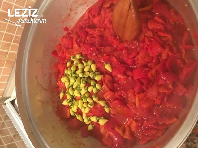 Acı Biber Soslu Turşu