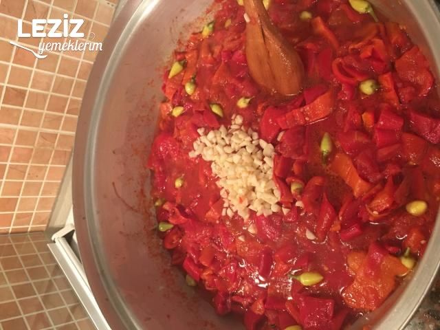Acı Biber Soslu Turşu
