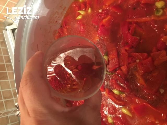 Acı Biber Soslu Turşu