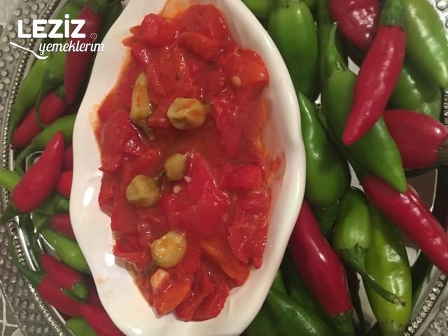 Acı Biber Soslu Turşu