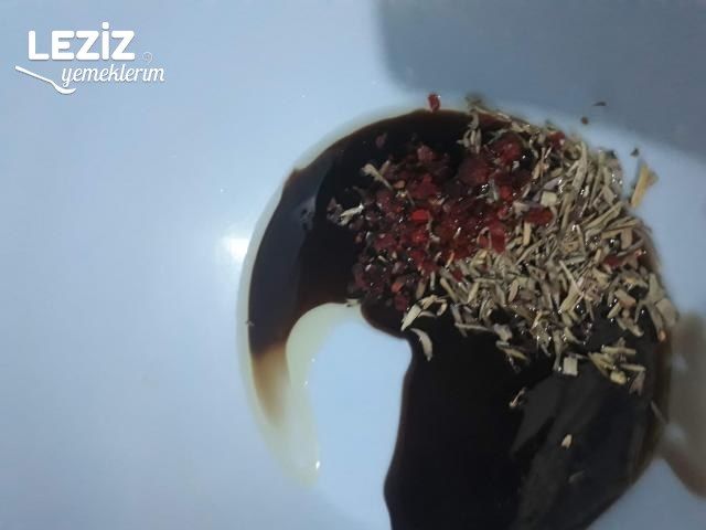 Antakya Usulü Zeytin Salatası