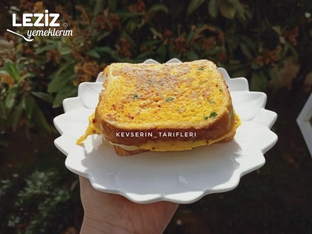 Tavada Kaşarlı Omletli Tost