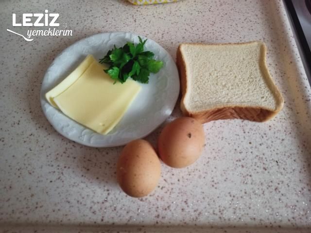 Tavada Kaşarlı Omletli Tost