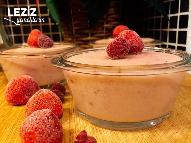 Çilekli İrmik Tatlısı