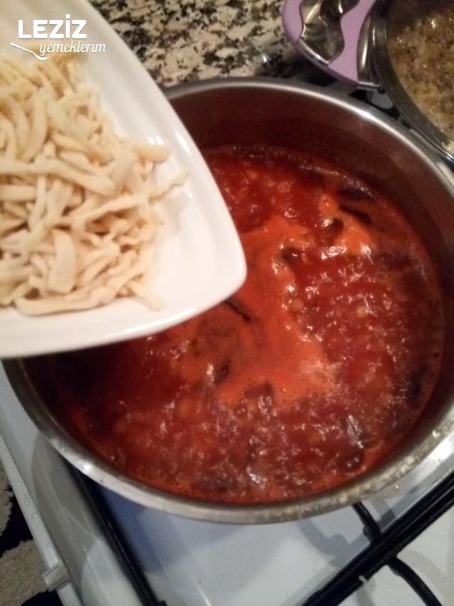 Yeşil Mercimekli Erişte Çorbası Tarifi