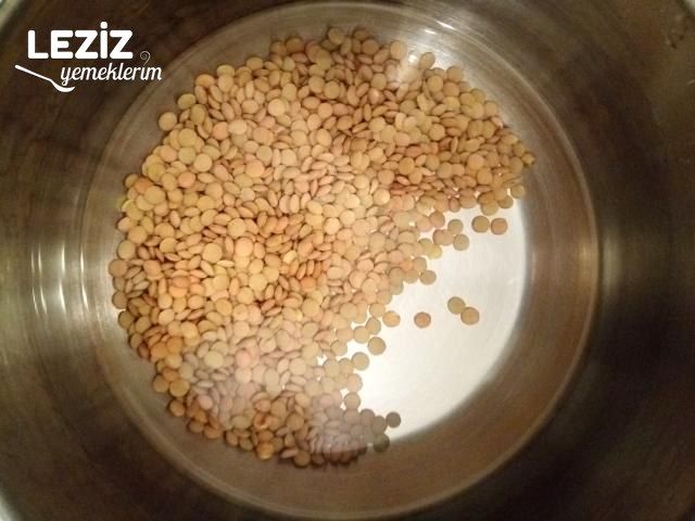 Yeşil Mercimekli Erişte Çorbası Tarifi