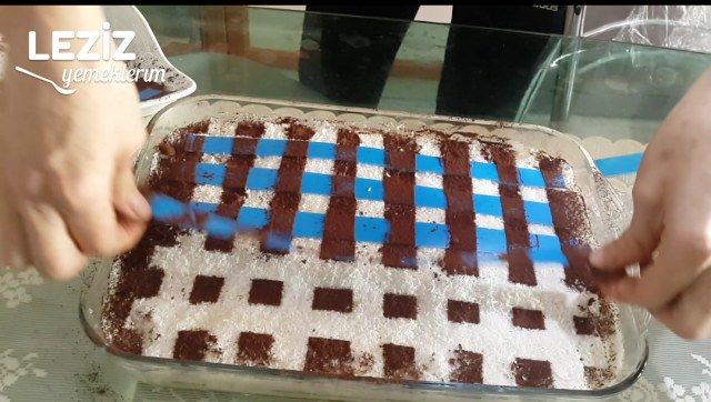 Nefis Mi Nefis Çizgili Kek