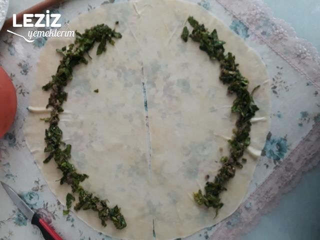 El Açması Börek Nasıl Yapılır