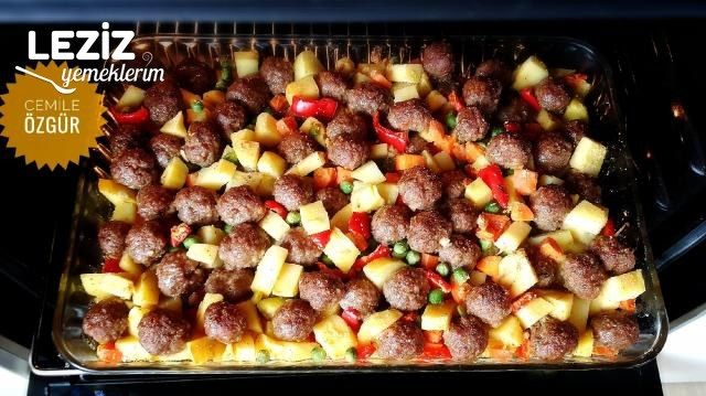 Fırında Köfteli Bezelyeli Patates