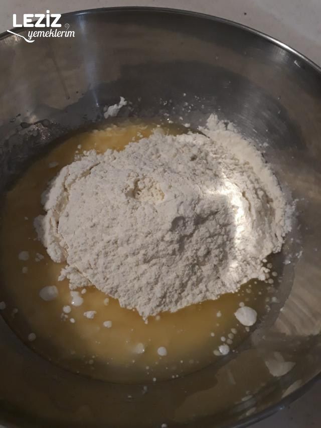 40 Katlı El Açması Börek