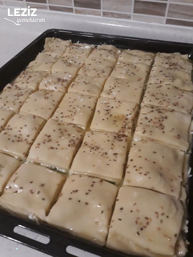 40 Katlı El Açması Börek